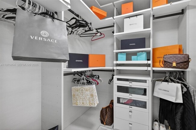 Building Photo - 300 Sunny Isles Blvd