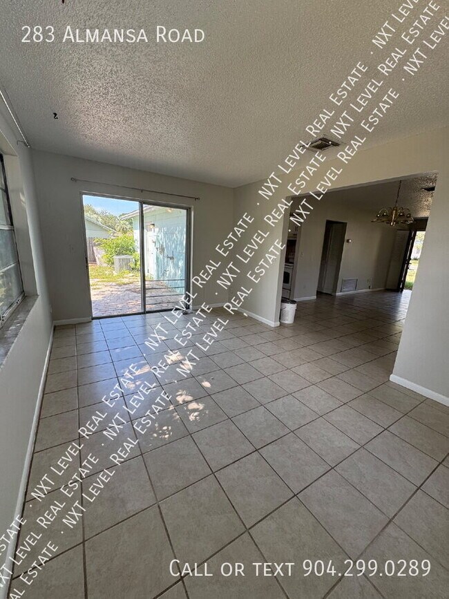 Building Photo - 283 Almansa Rd