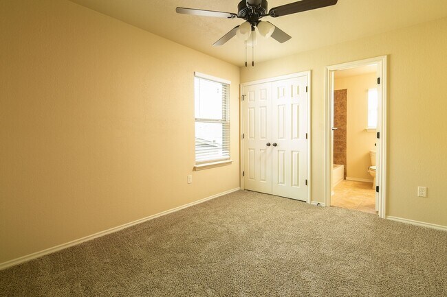 Building Photo - GORGEOUS 3 BEDROOM DUPLEX LOCATED IN BUDA, TEXAS!