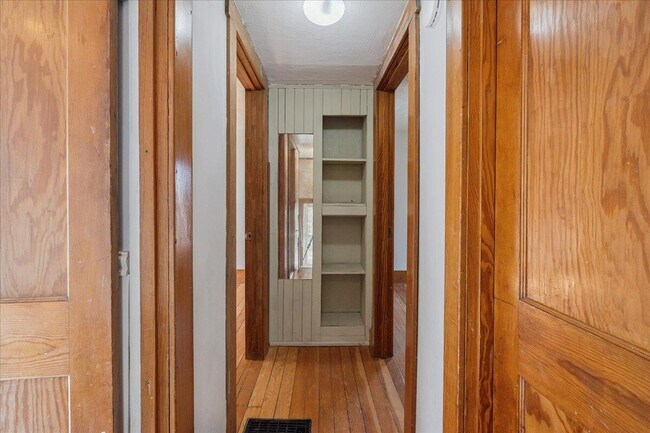 Building Photo - 751 Holmes Rd