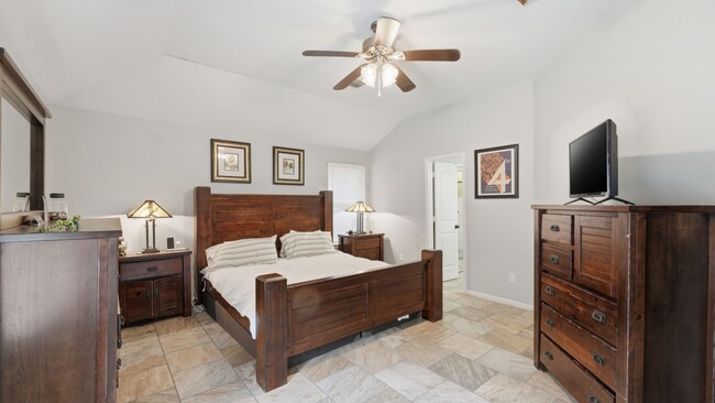 Building Photo - 19 Pebblebrook Ln