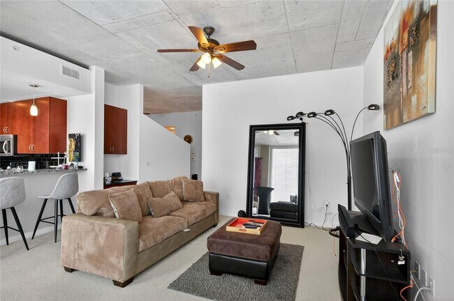 Building Photo - 777 N Ashley Dr