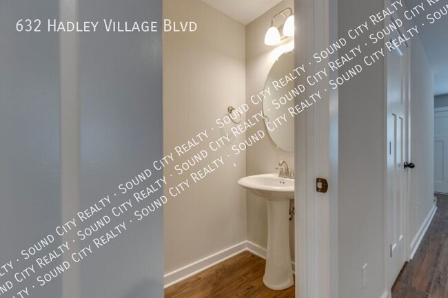 Building Photo - 632 Hadley Vlg Blvd