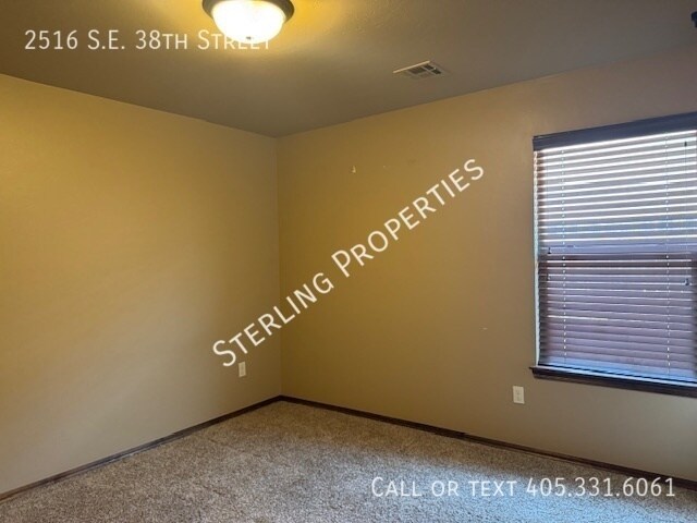 Building Photo - 2516 SE 38th St