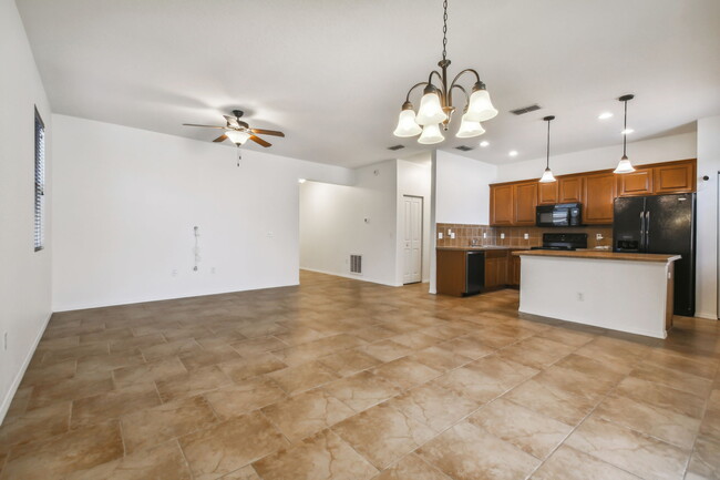 Building Photo - 1232 Canyon Oaks Dr