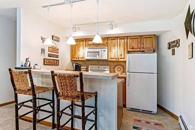 Building Photo - Classic Vail Retreat with 2 Kitchens, Loft...