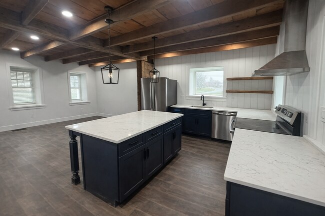 Building Photo - Amazing Brand New Renovated Farmhouse. Don't Miss.