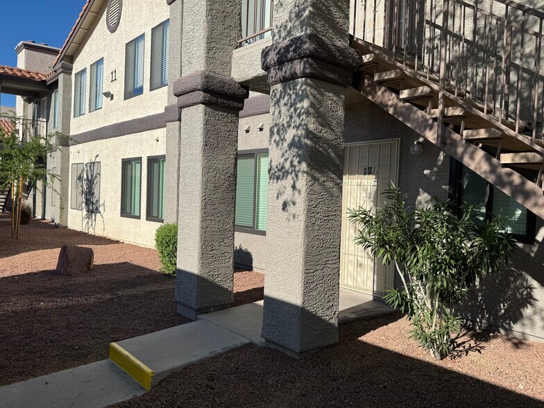 Building Photo - 1575 W Warm Springs Rd