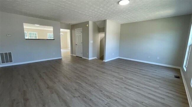 Building Photo - 1708 Redan E