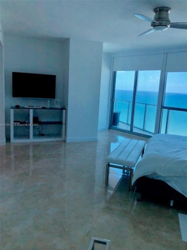 Building Photo - 3101 S Ocean Dr