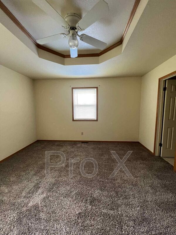 Building Photo - 1162-1164 E Sunrise Dr