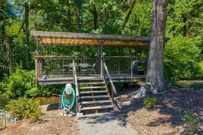 Building Photo - Rare Home on Creek Front Property!