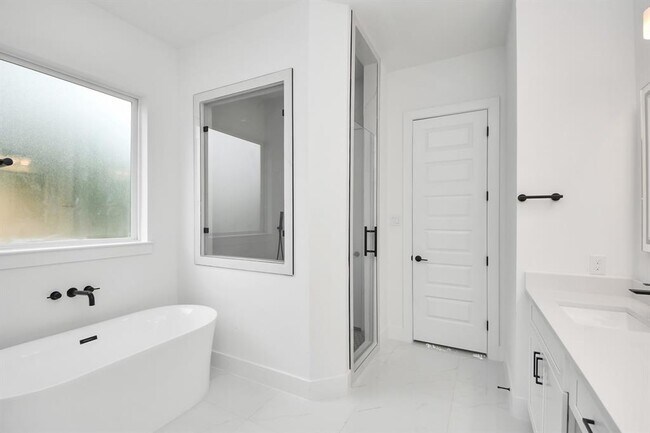 Building Photo - 8311 Venus St