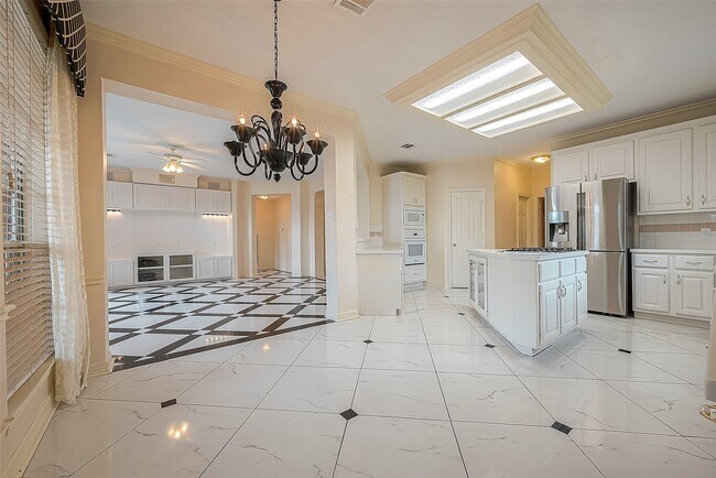 Building Photo - 1914 Rosebay Ct