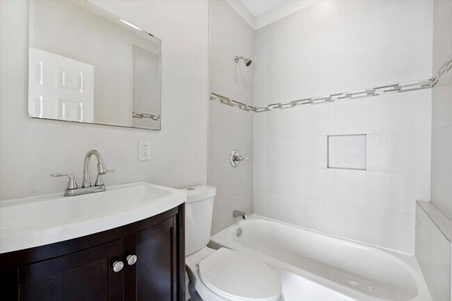 Building Photo - 2001 N Cleveland St