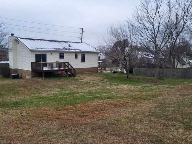 Building Photo - 405 Bertha Way