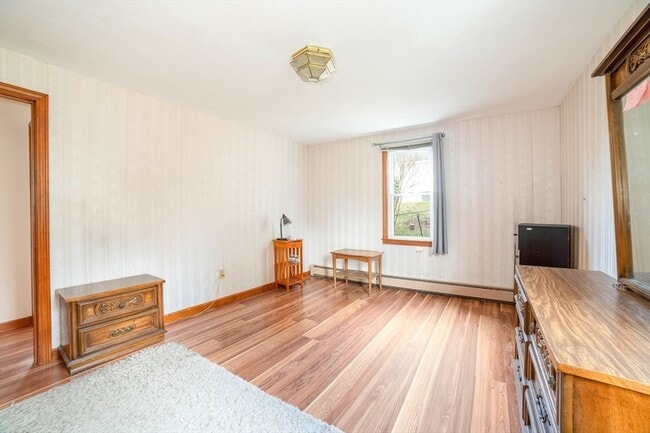 Building Photo - 8 Minthorne St