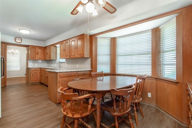 Building Photo - 6105 E University Blvd