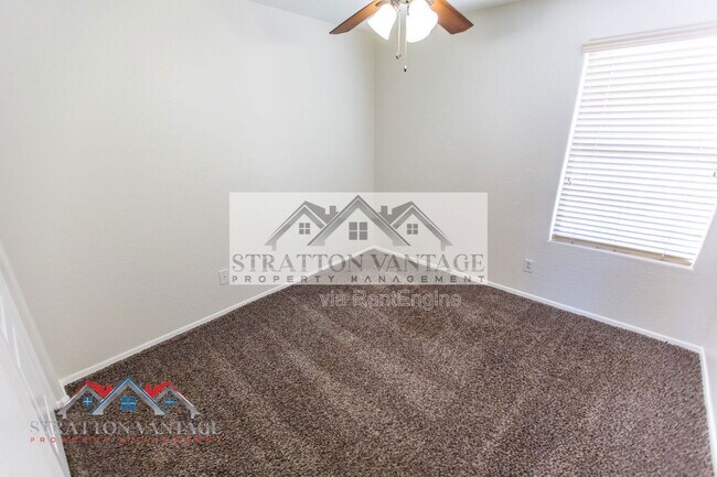 Building Photo - 1247 S Emmett Dr