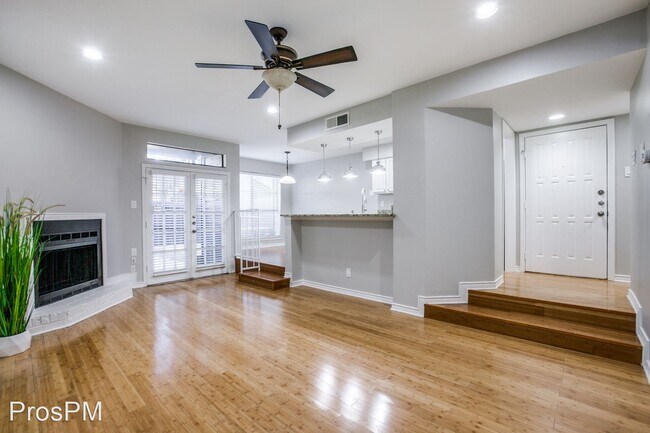 Building Photo - 1 br, 1 bath House - 7525 Holly Hill Drive...
