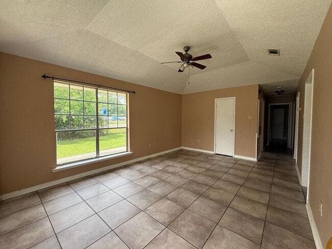 Building Photo - Parkway North Condo