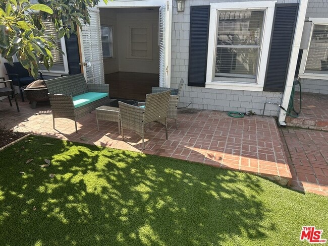 Building Photo - 1444 Yale St