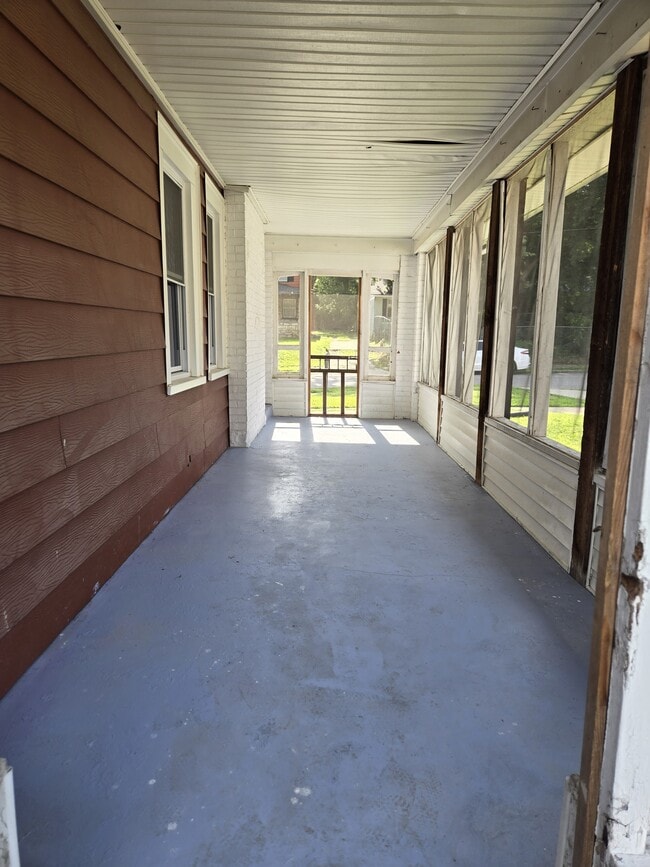 Building Photo - 5622 Wayne Ave
