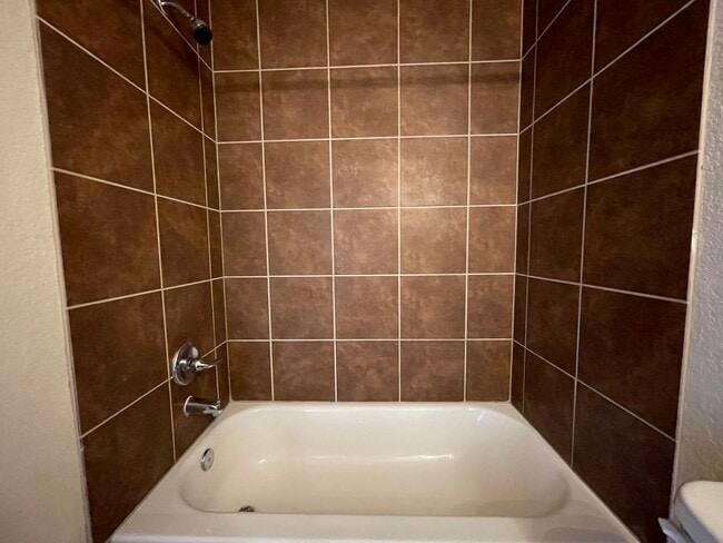 Building Photo - Townhome for rent