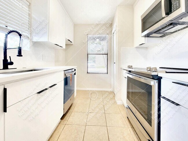 Building Photo - 8706 Schick Rd A