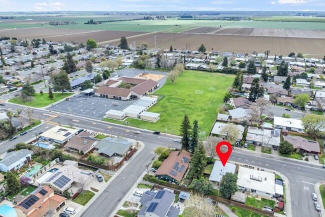 Building Photo - Affordable 2bed/2bath in South Woodland