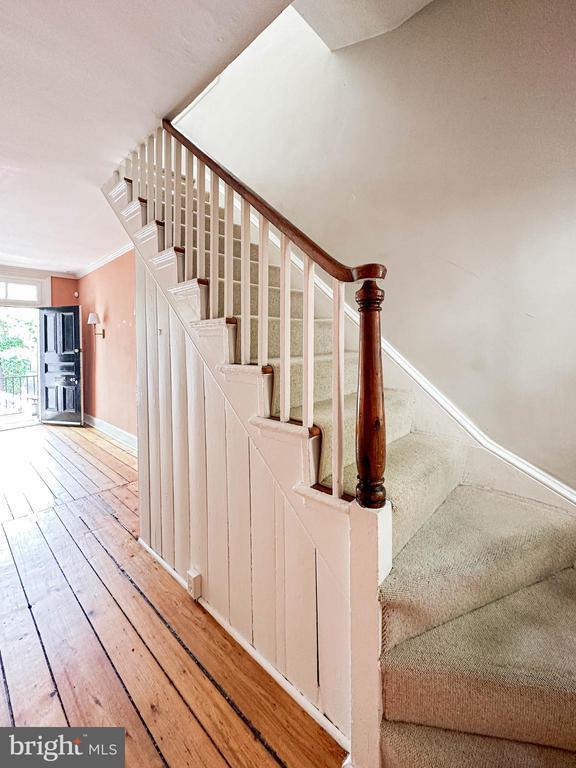 Building Photo - 217 S Lee St