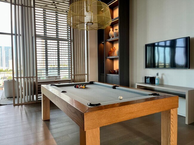 Building Photo - Koula: New 2 Bed, 2 Bath Condo with 1 Park...