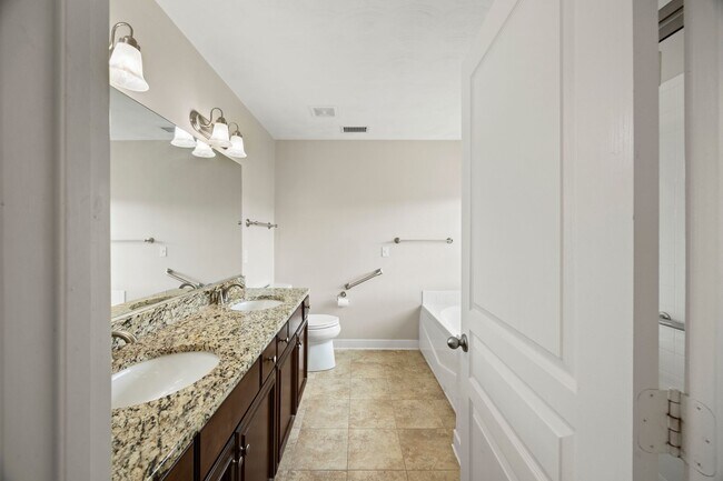Building Photo - 5543 Botanical Dr