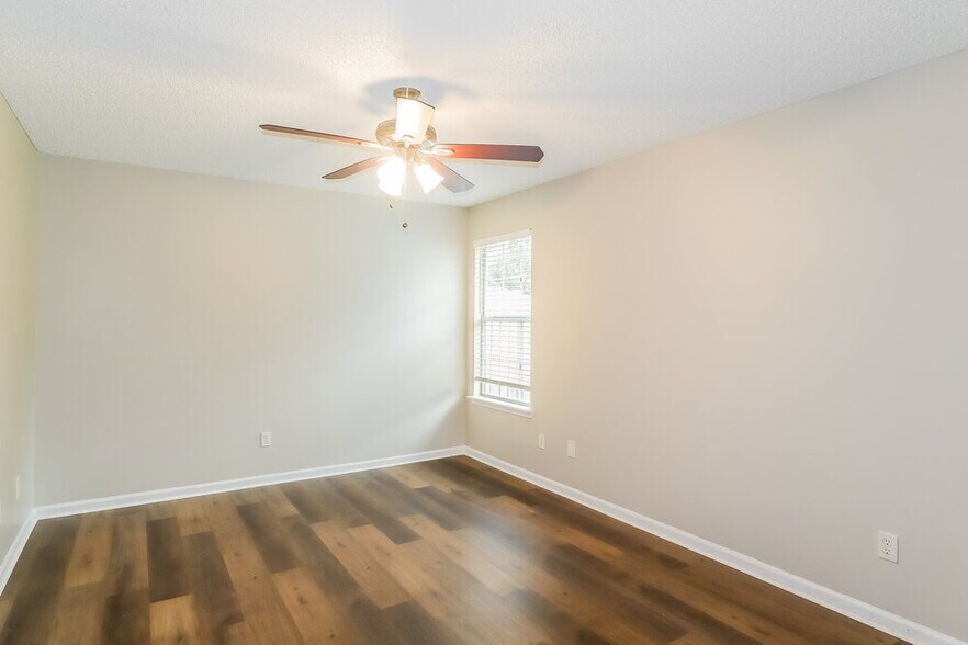 Building Photo - 11250 Hudderfield Cir S