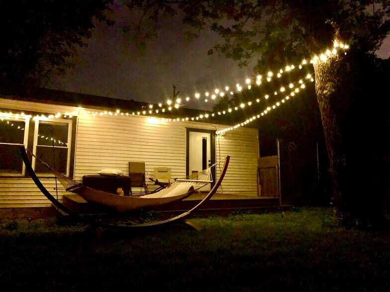 Great back patio for evenings - 5715 Joe Sayers Ave