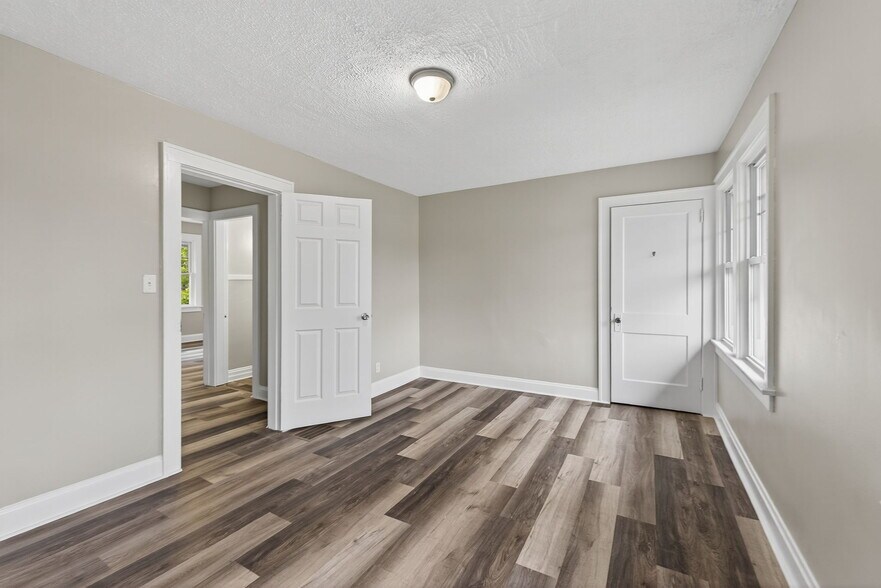 Building Photo - 1123-1125 S Ohio Ave