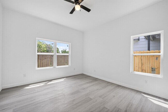 Building Photo - 9009 Hilda St