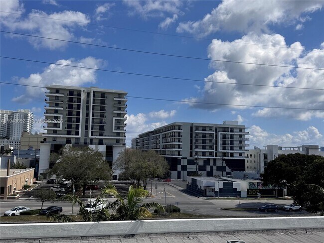 Building Photo - 2100 Van Buren St