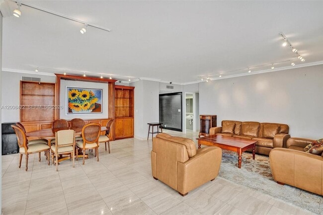 Building Photo - 19355 Turnberry Way