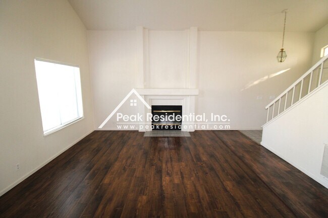 Building Photo - Spacious 3bd/2.5ba Home near Bell & Dry Creek Road