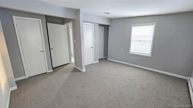 Building Photo - 11 Middle St