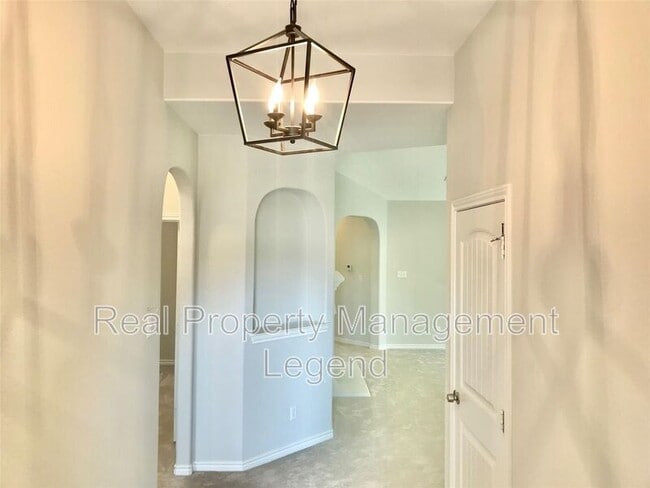 Building Photo - 4021 Lazy River Ranch Rd