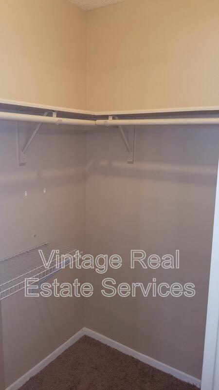Building Photo - 1904 Firethorn Ct