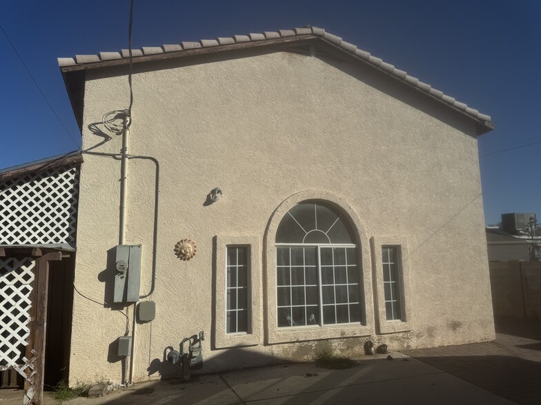 Building Photo - 6216 S 4th Ave