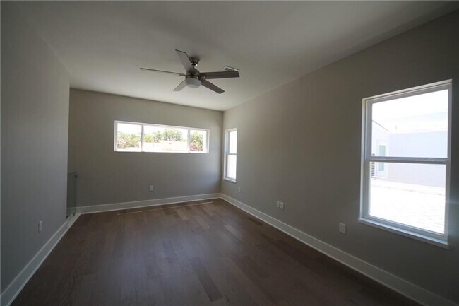 Building Photo - 8518 Fathom Cir
