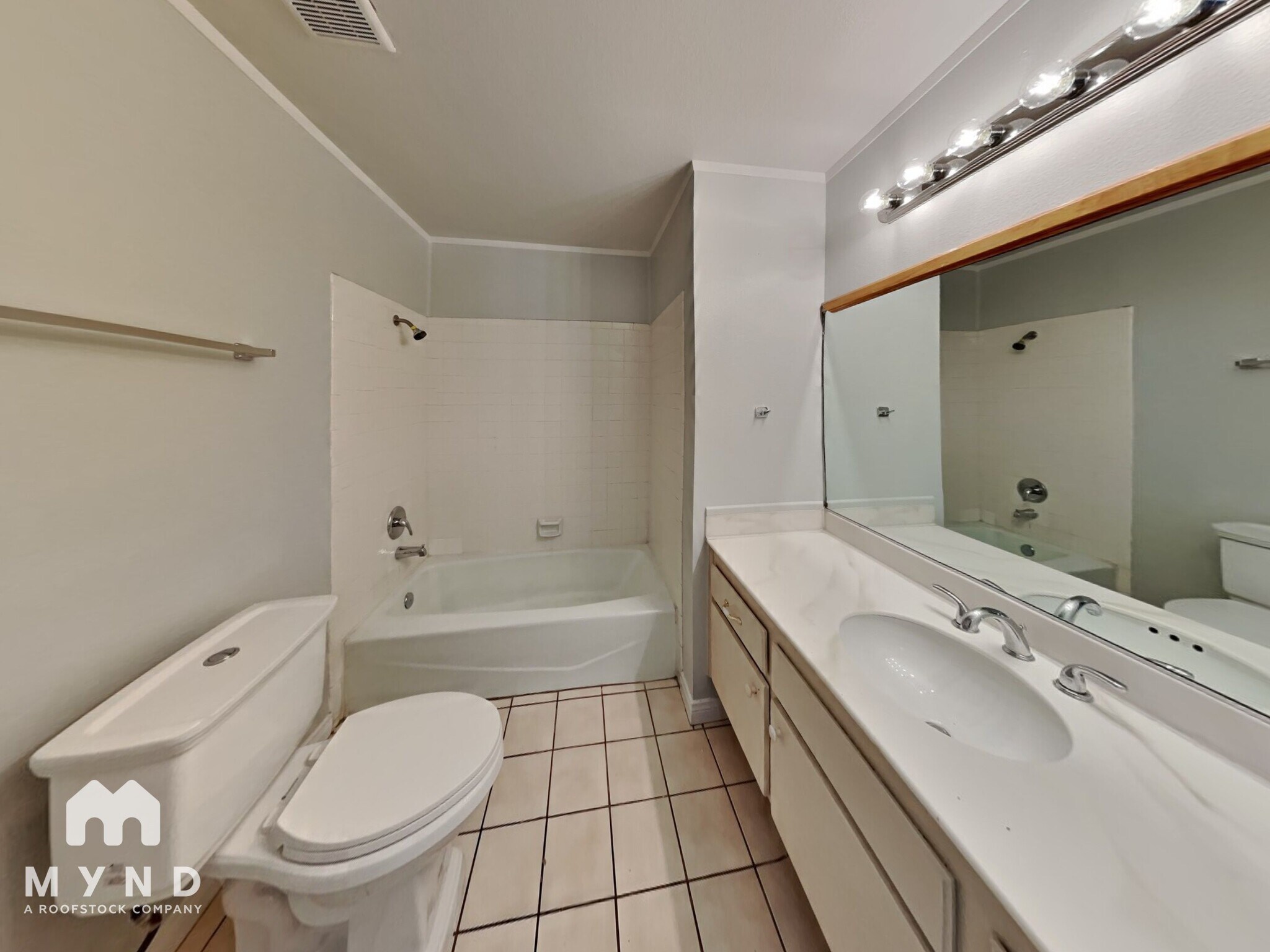 Building Photo - 2001 Verdinal Dr