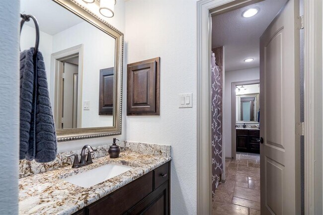 Building Photo - 18815 Ellis Bend Dr
