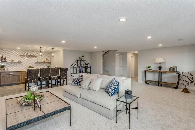 Building Photo - Impeccable 5 Bedroom Beauty in Cornerstone!