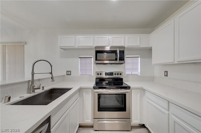 Building Photo - 2120 Sealion Dr