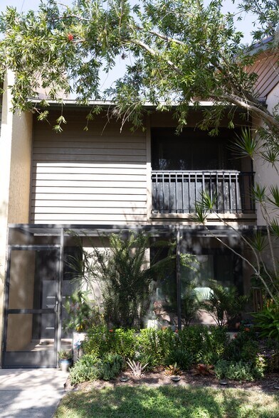 Building Photo - 906 Sunridge Dr